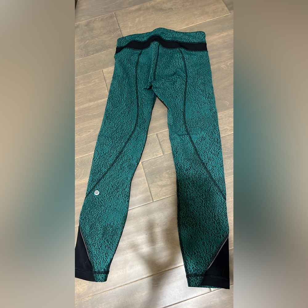 Lulu Leggings - size 4